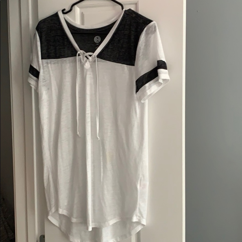 Black and white t-shirt with ties